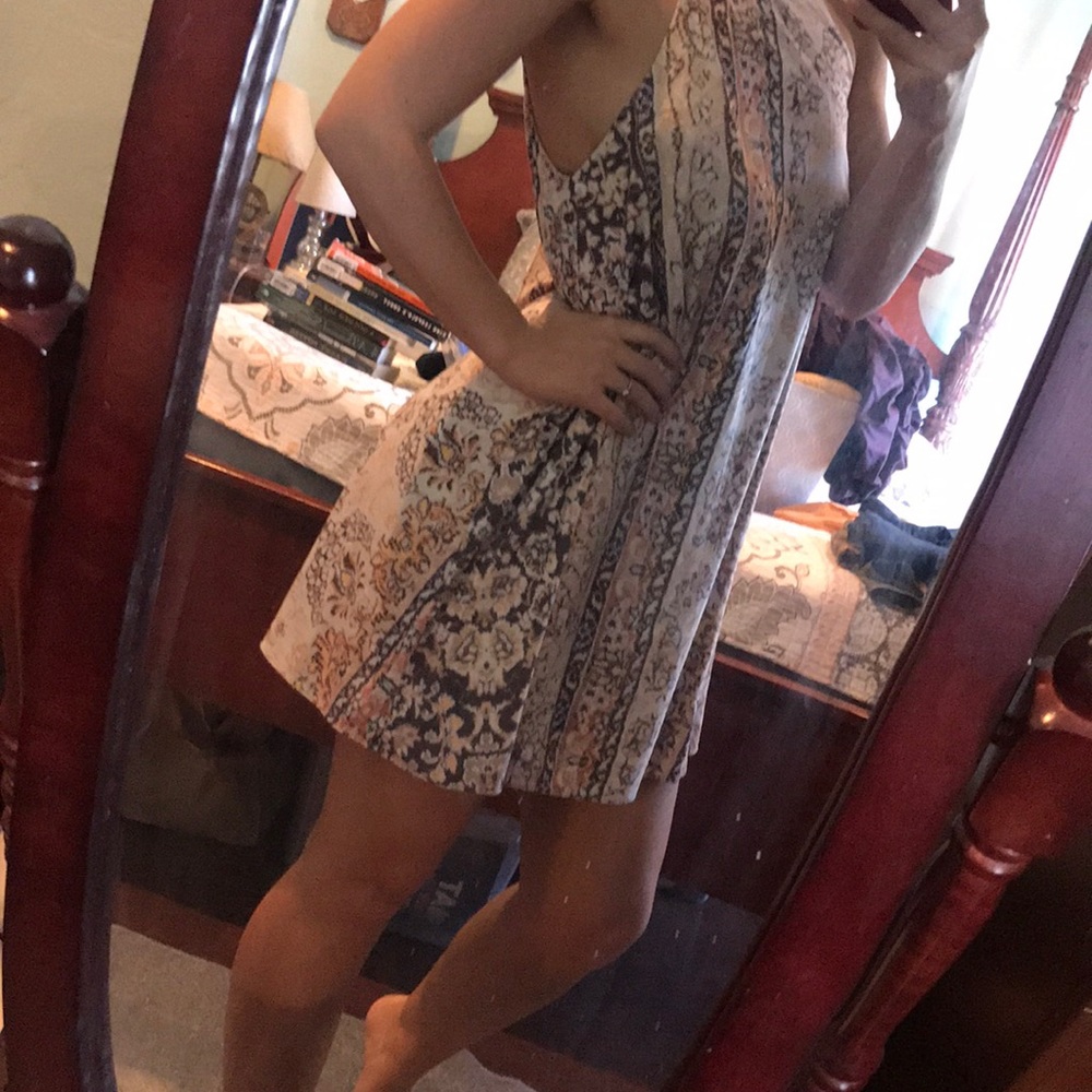 Never worn dress but for the pic to try it on